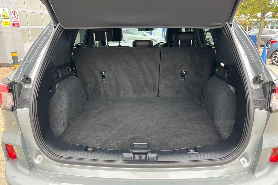 Ford Kuga Photo autoimg-6080da76546516004e2fa8e76eb7da5d987d29be.jpg
