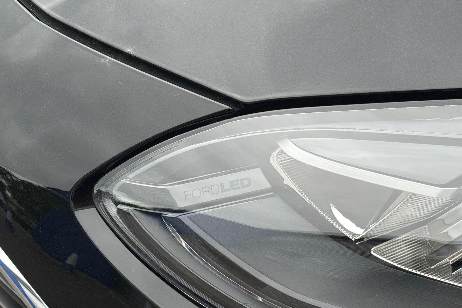 Ford FIESTA Photo 33