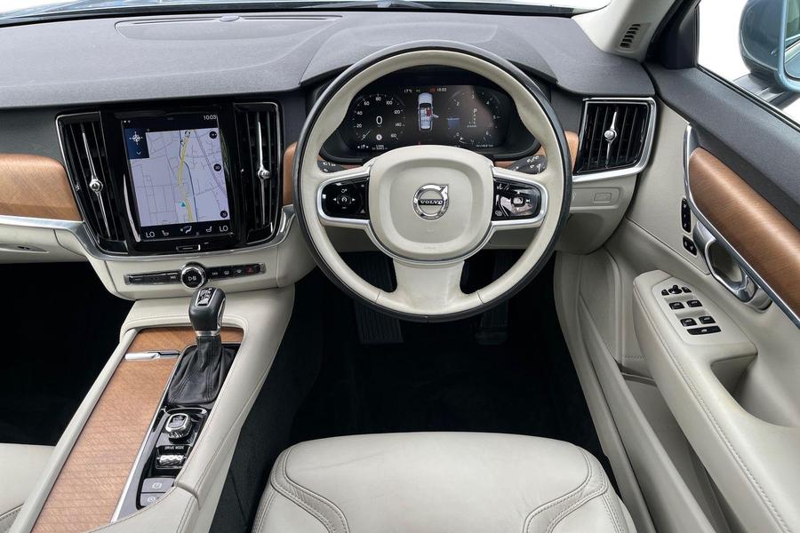 Volvo V90 Photo autoimg-6087fc0a55d2bc31d288fe2a9e44d366339f879e.jpg