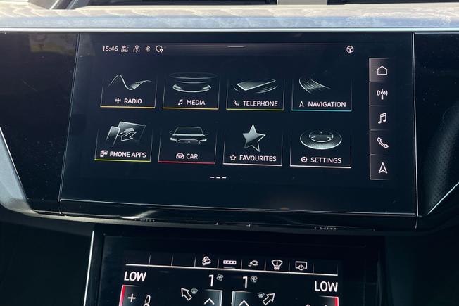 AUDI e-tron Photo 13