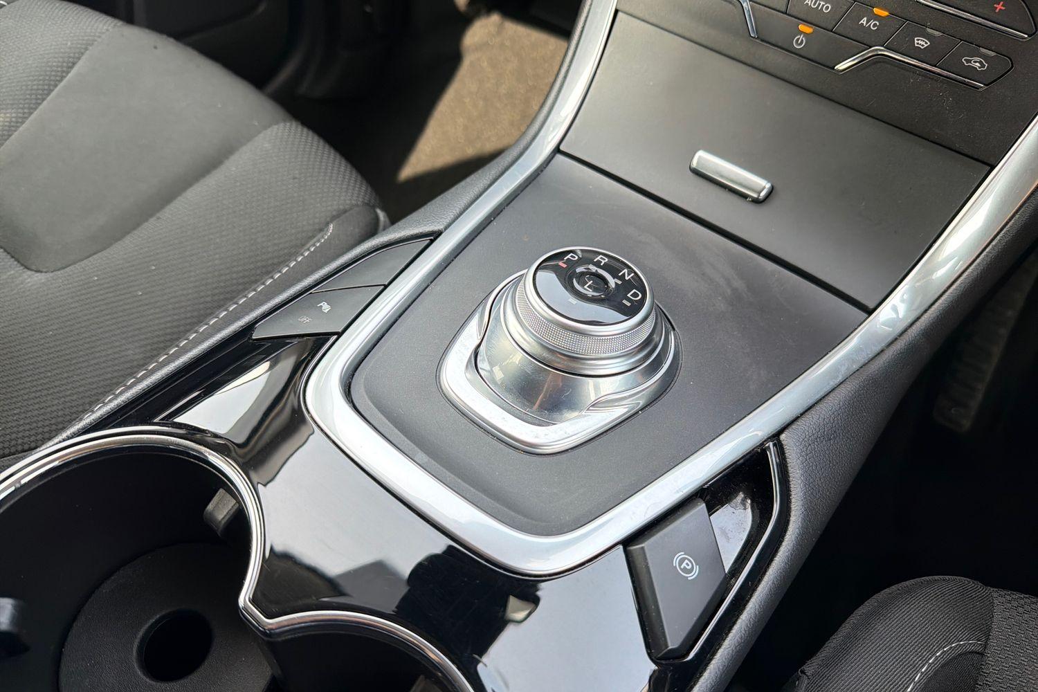 Ford S-MAX Photo 34