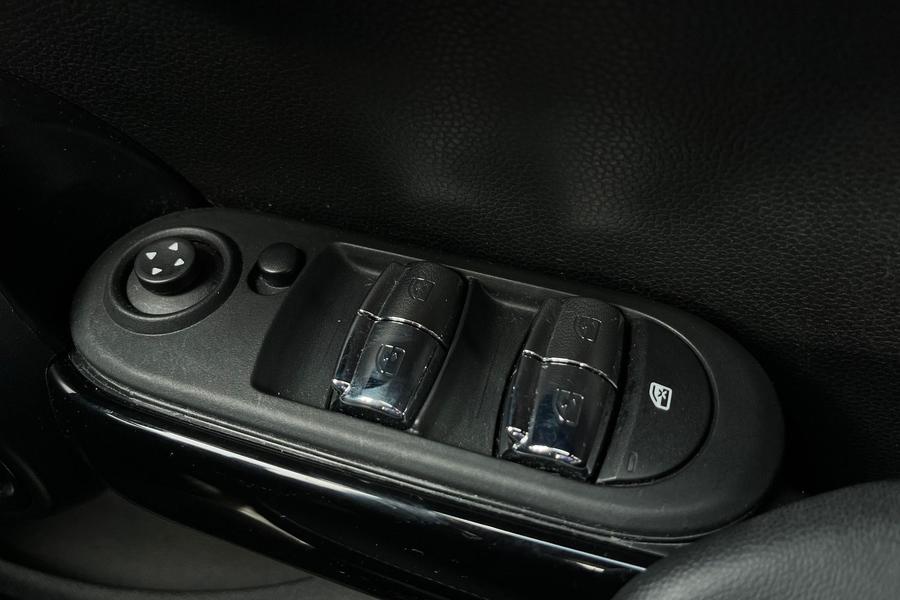 MINI Hatch Photo autoimg-609235c22fe8d6be0908a3ce7124ff0335adad90.jpg