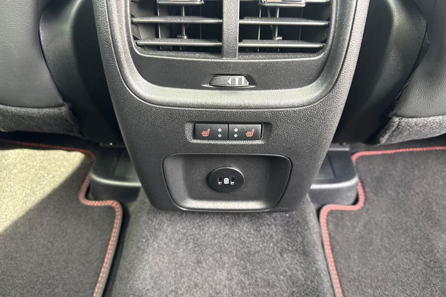 Ford Kuga Photo autoimg-60945569c094b3eab7b9b971bfa1d21d9105d6e5.jpg