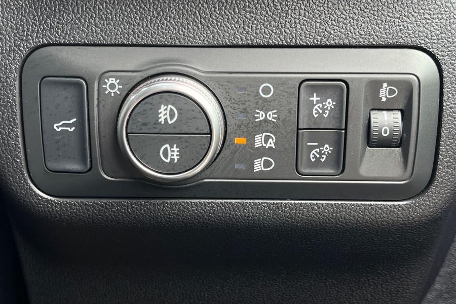 Ford Kuga Photo autoimg-6094df8d7d1817aba9d760ec6a15a1295e38e95c.jpg