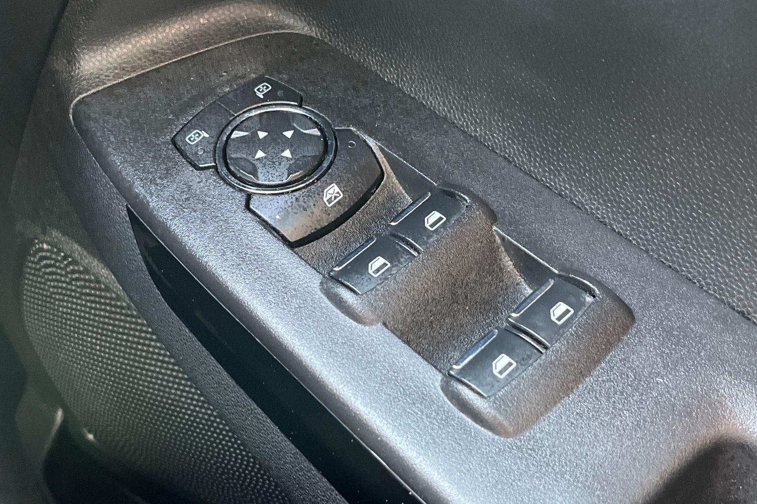 Ford ECOSPORT Photo 15