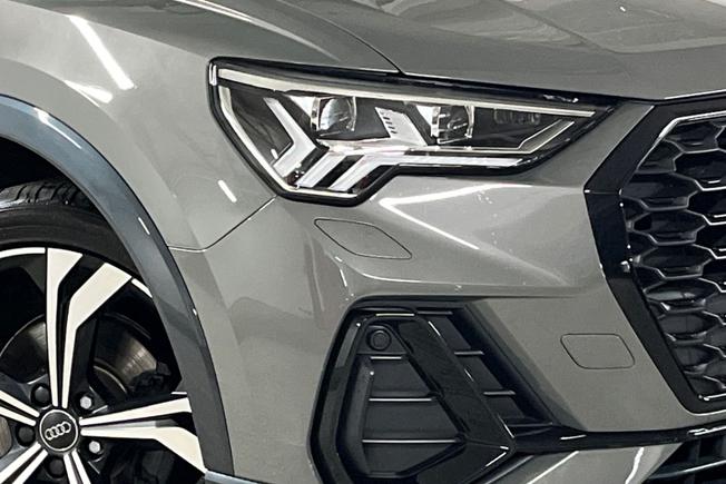 AUDI Q3 Photo 19