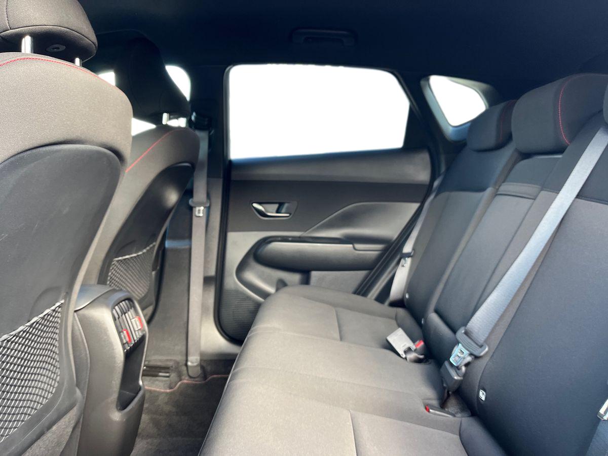 Hyundai KONA Photo 3
