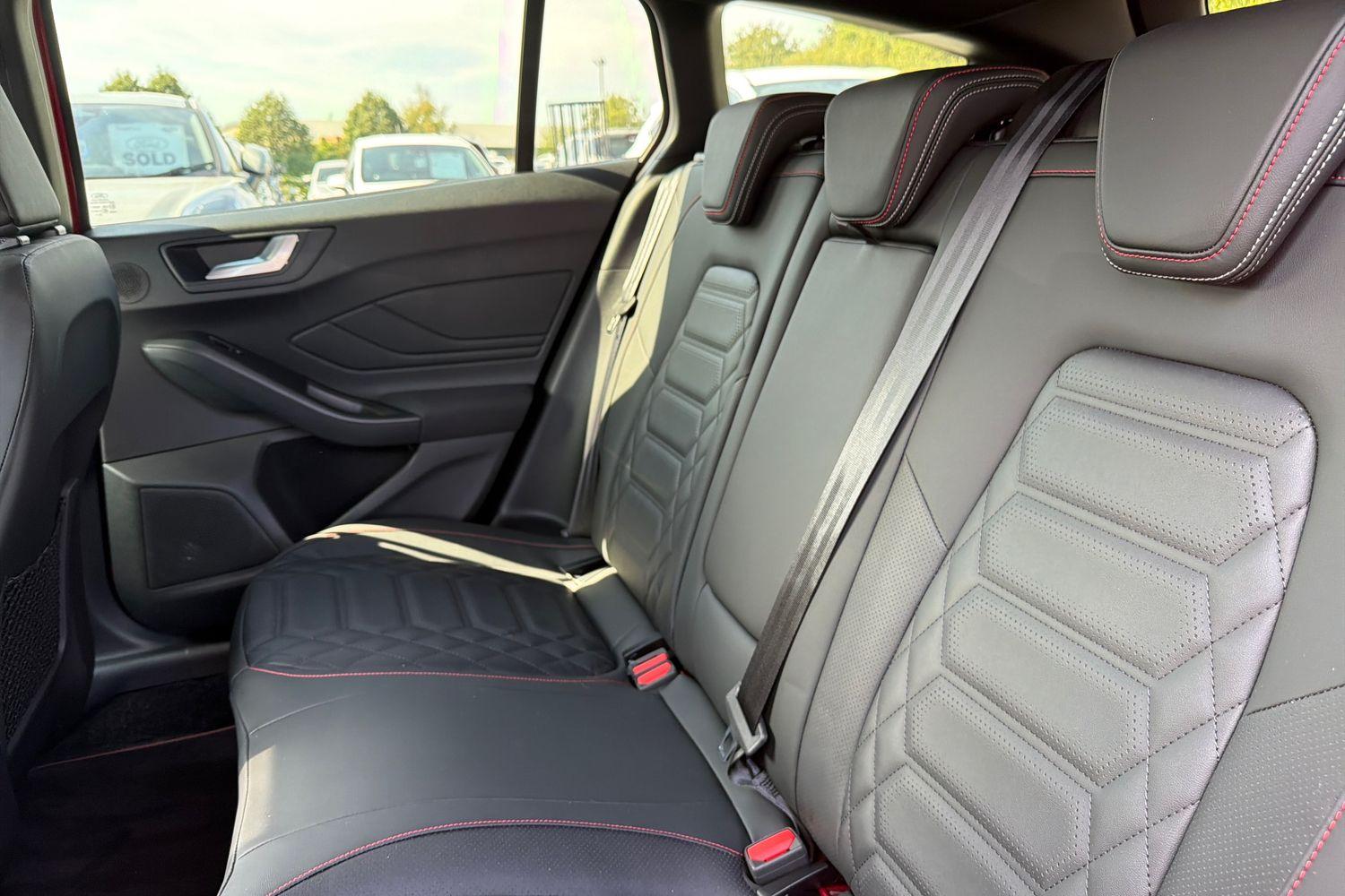 Ford FOCUS Photo 19