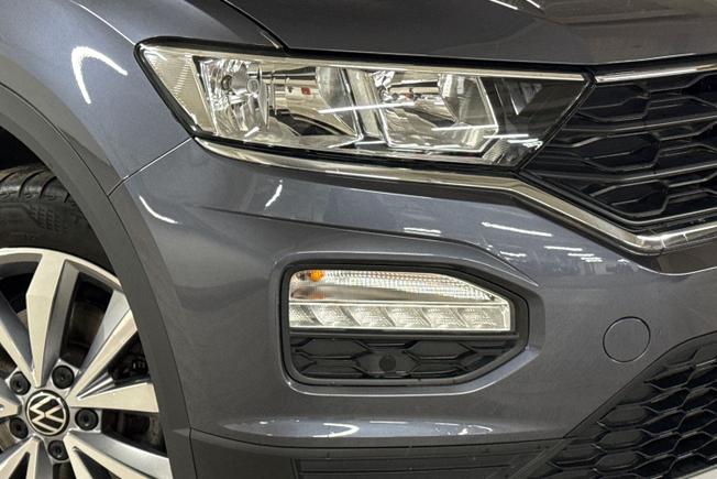 Volkswagen T-Roc Photo 19