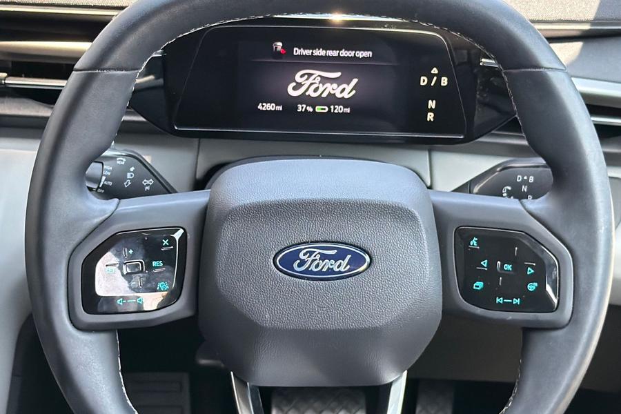 Ford Explorer Photo autoimg-60a4eb758a1ca385fee55a40071c966db85fc22b.jpg