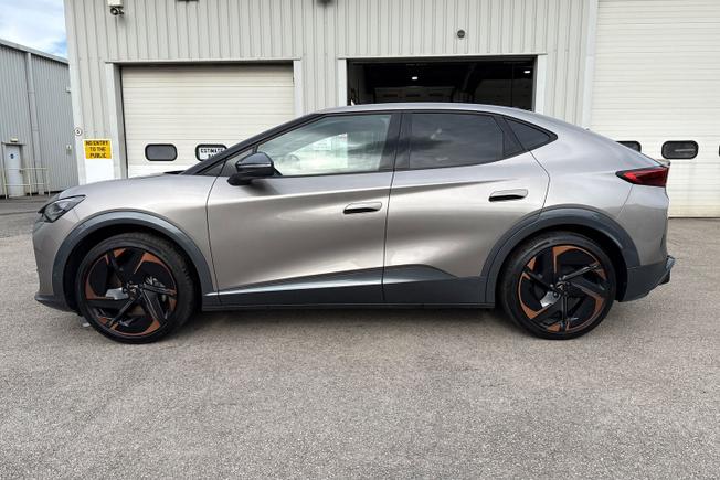 CUPRA Tavascan Photo 25