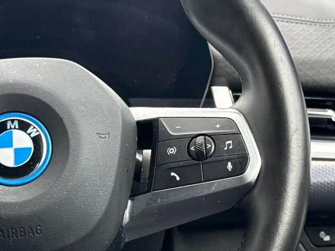 BMW Ix2 Photo 17