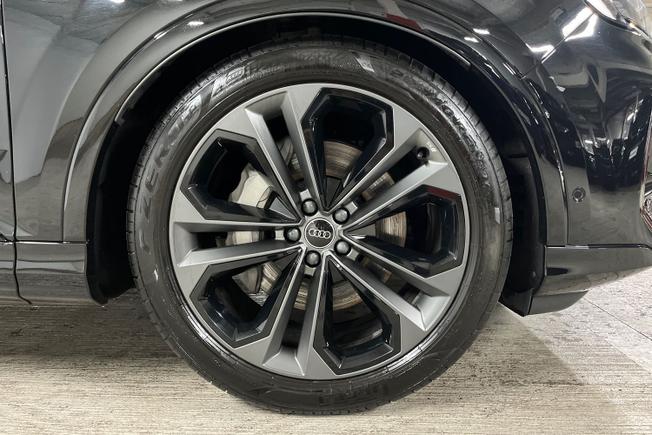 AUDI Q7 Photo 5