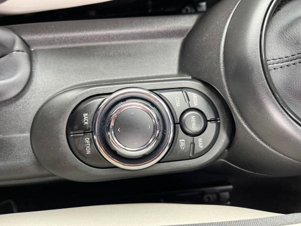 MINI Hatch Photo autoimg-60ac409102e4f7c25e9cb3d2edd97b2a4f0a5a3e.jpg