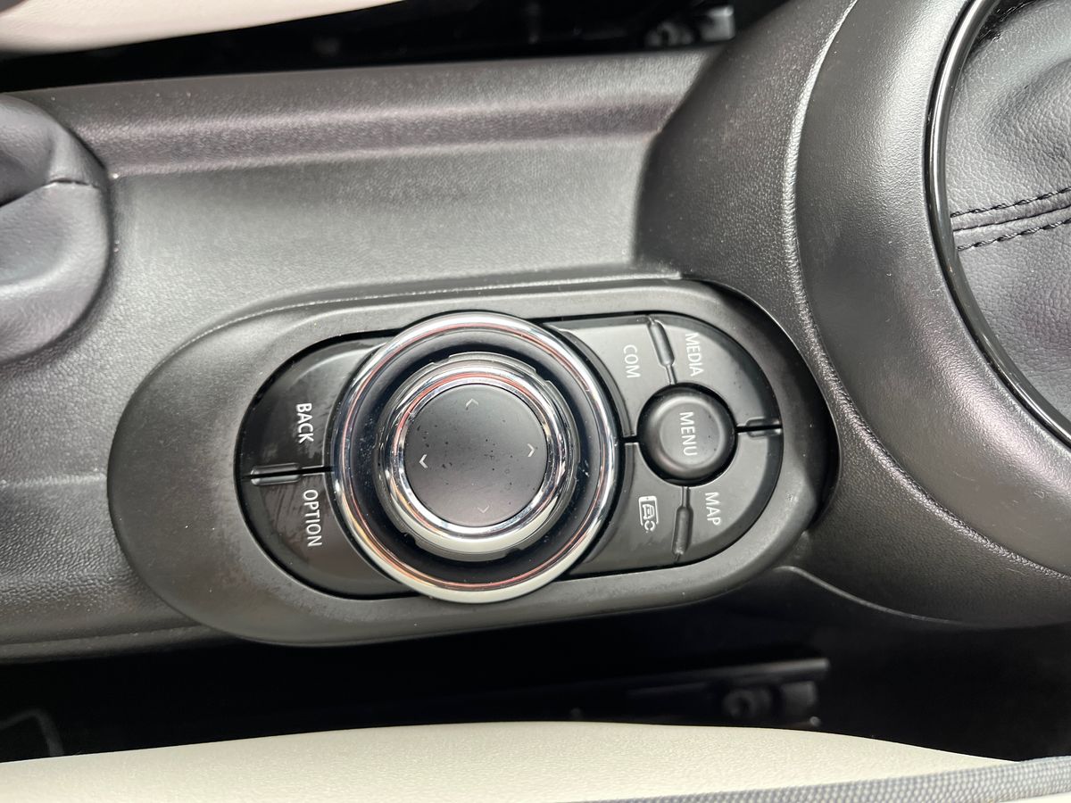 MINI Hatch Photo 34