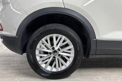 Volkswagen T-Roc Photo 5