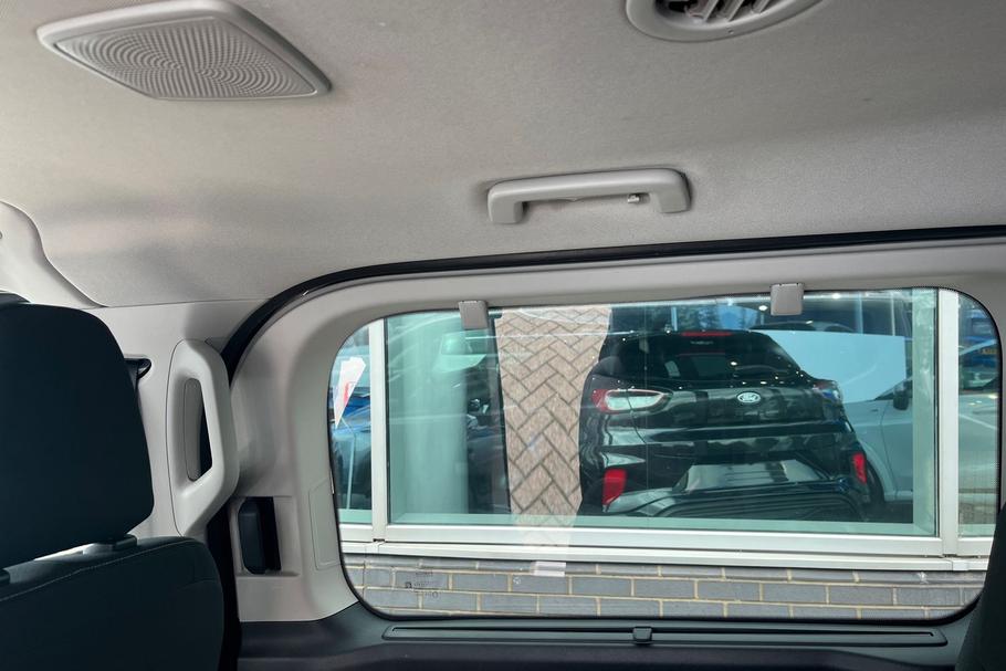 Used Ford TOURNEO CUSTOM YM25OMJ 31