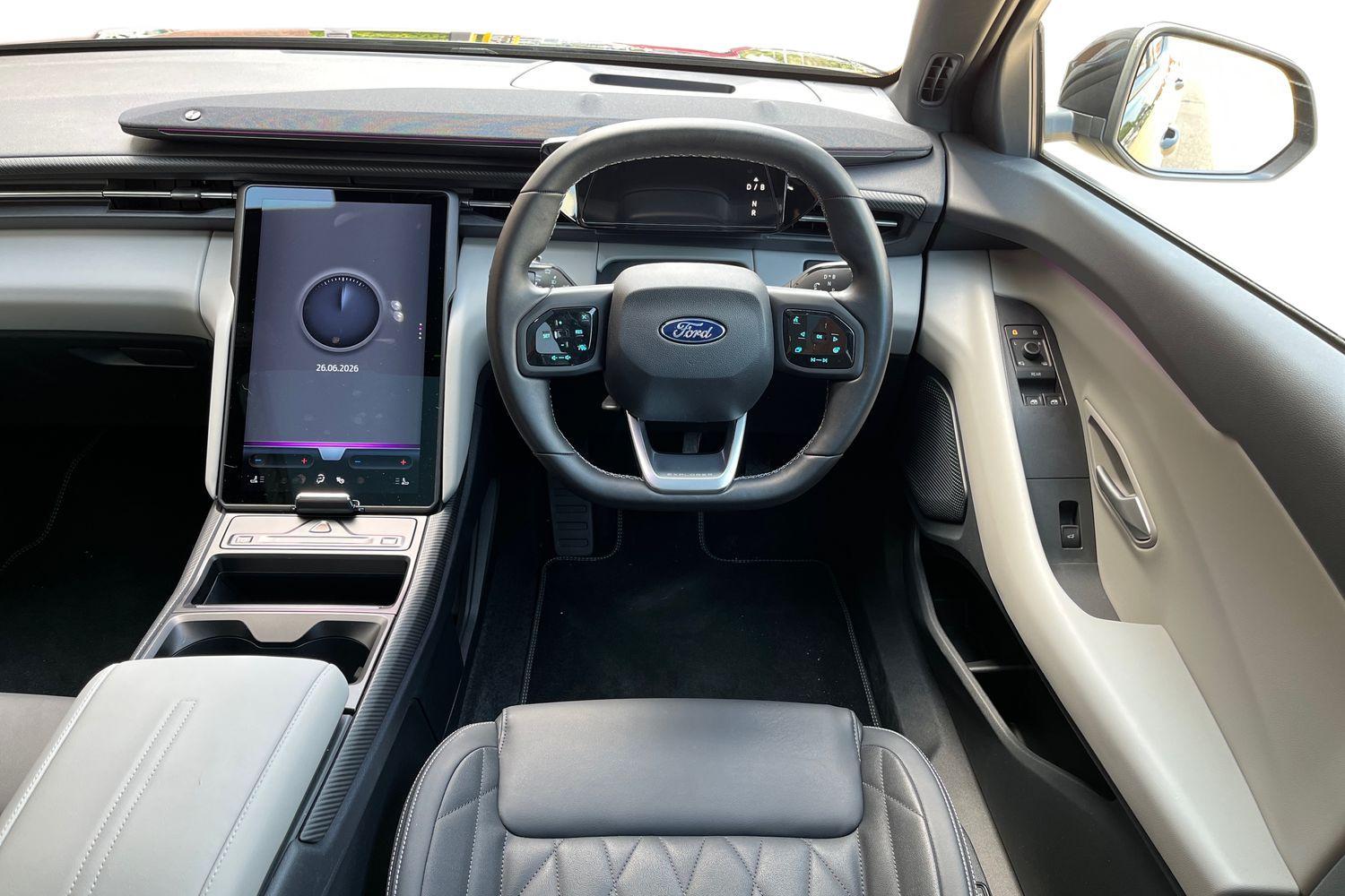 Ford Explorer Photo 10