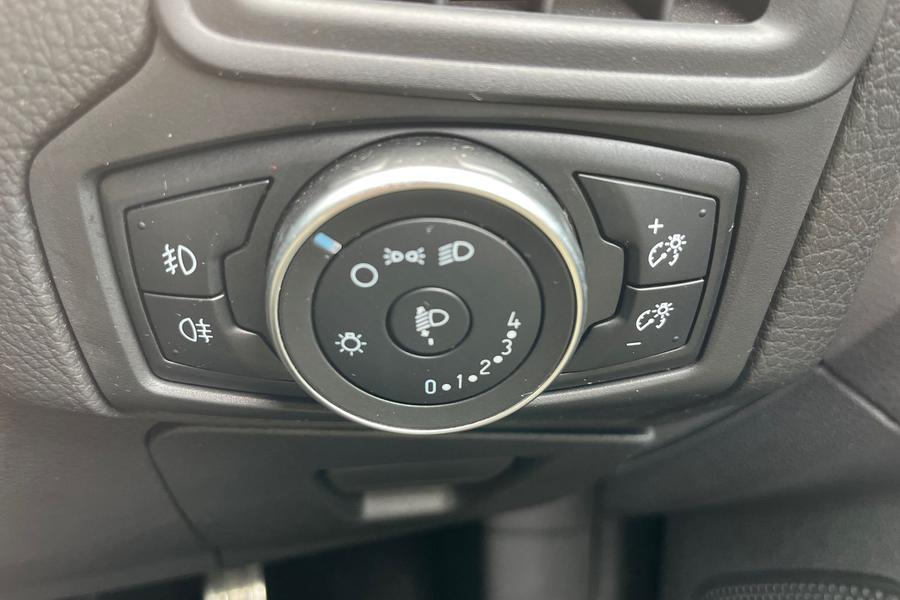 Ford FOCUS Photo autoimg-60b51d6e3de6720ccb065d75cf902bda6547022c.jpg