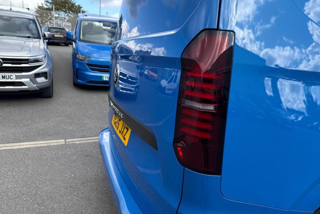 VOLKSWAGEN Transporter Photo 18