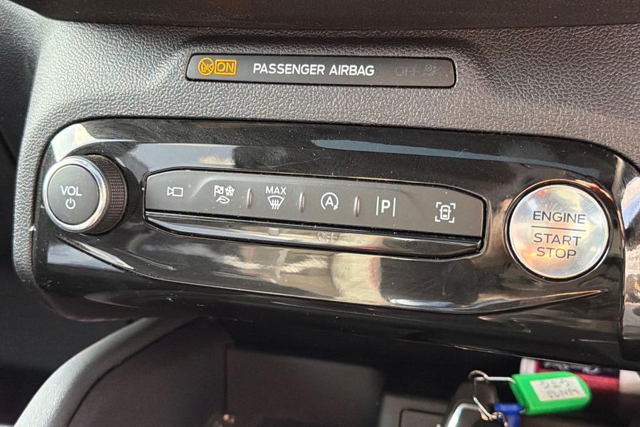 Ford KUGA Photo autoimg-60ba554217cace060e589ef701073aa2b423df19.jpg