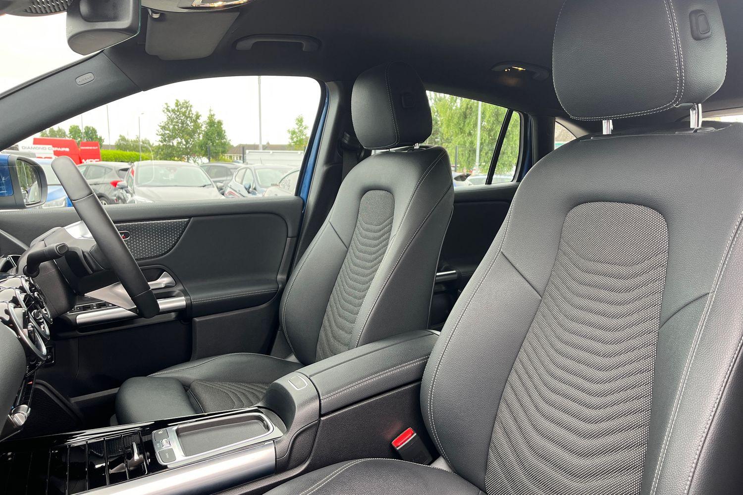 Mercedes-Benz GLA Photo 18
