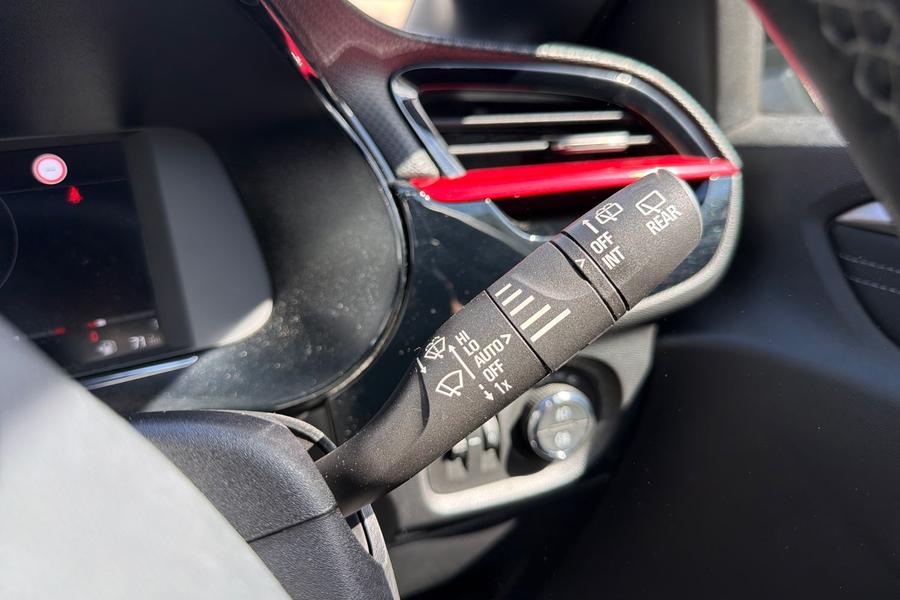 Vauxhall Corsa Photo autoimg-60bbda7d611162a8d80f93cfa95e8f8aeabc7d59.jpg