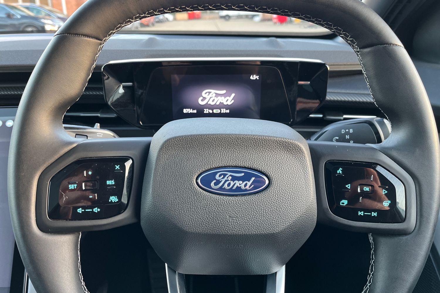 Ford Explorer Photo 11