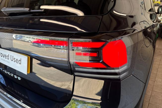 VOLKSWAGEN T-Cross Photo 18