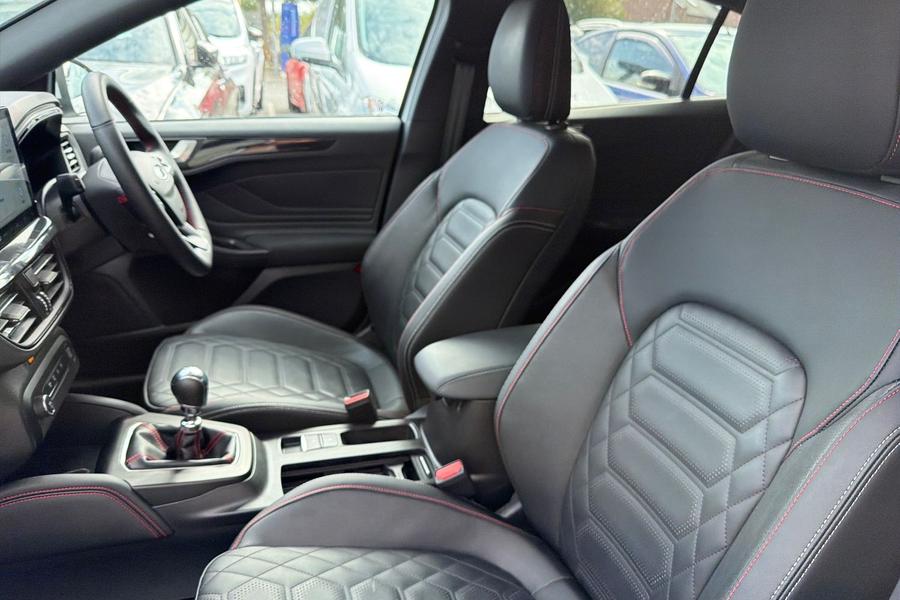 Ford FOCUS Photo autoimg-60c7ea556c51037b019111c2c7fcce77ad901810.jpg