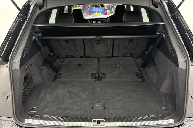 AUDI Sq7 Photo 12