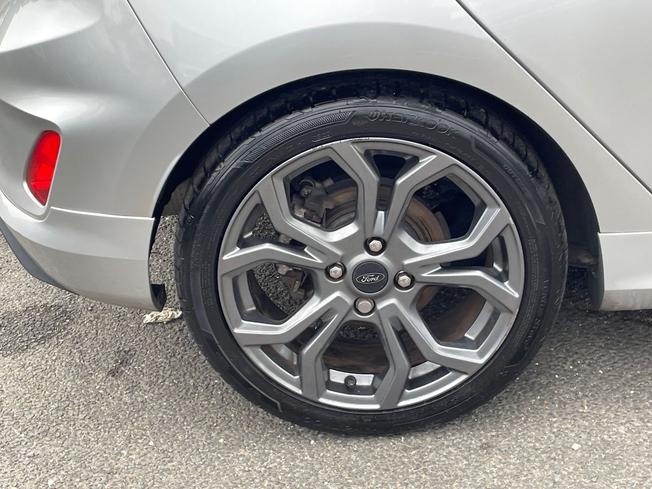 FORD Fiesta Photo 24