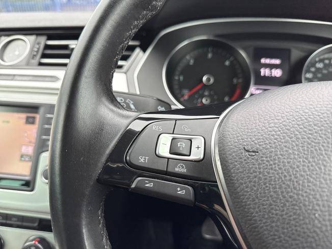 VOLKSWAGEN Passat Photo 16