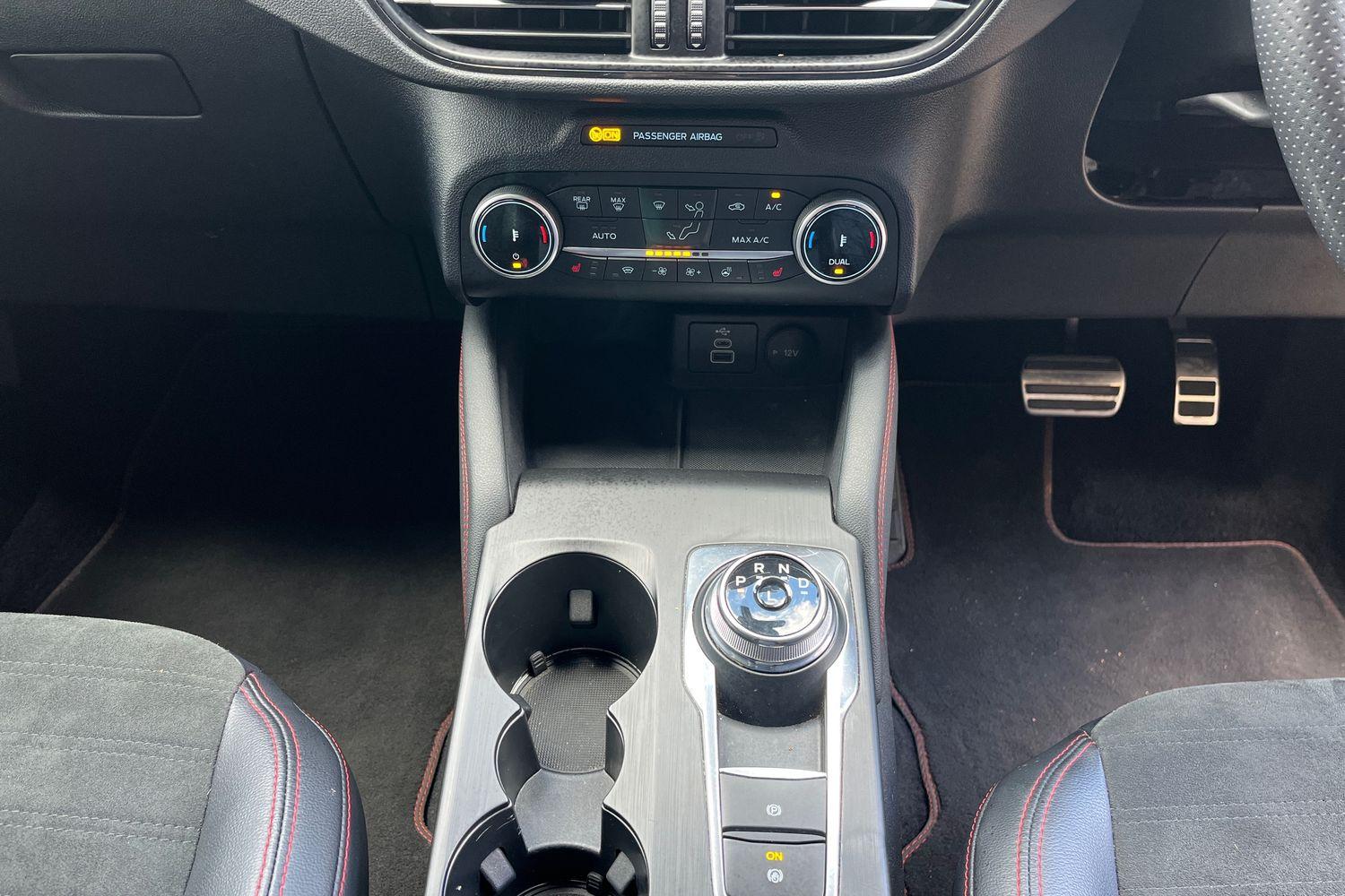 Ford KUGA Photo 33