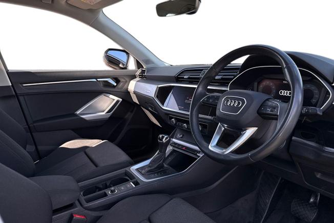 AUDI Q3 Photo 6