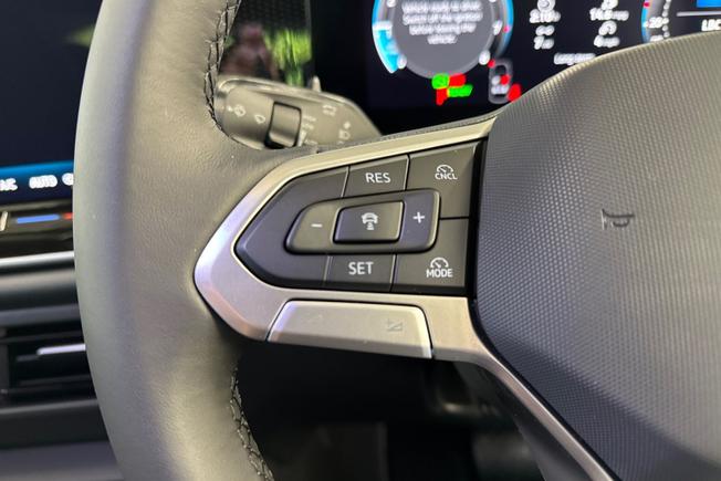 VOLKSWAGEN Tiguan Photo 16