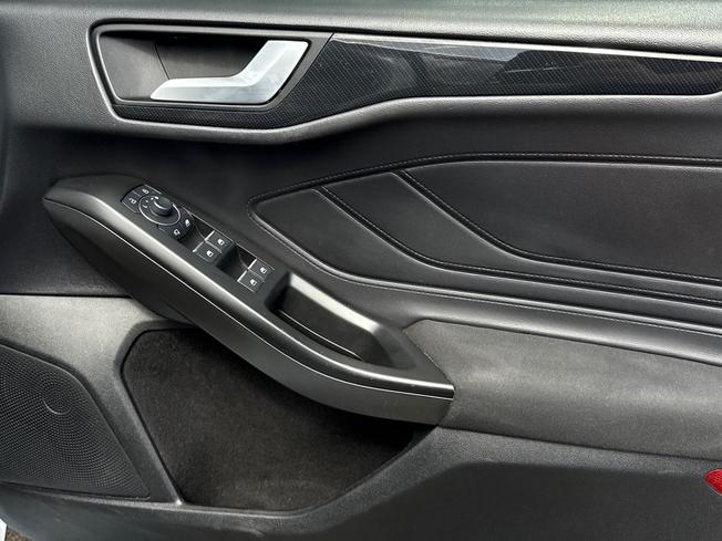 FORD Focus Photo 29