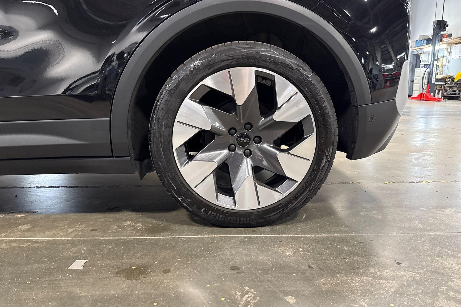 Ford Explorer Photo 7