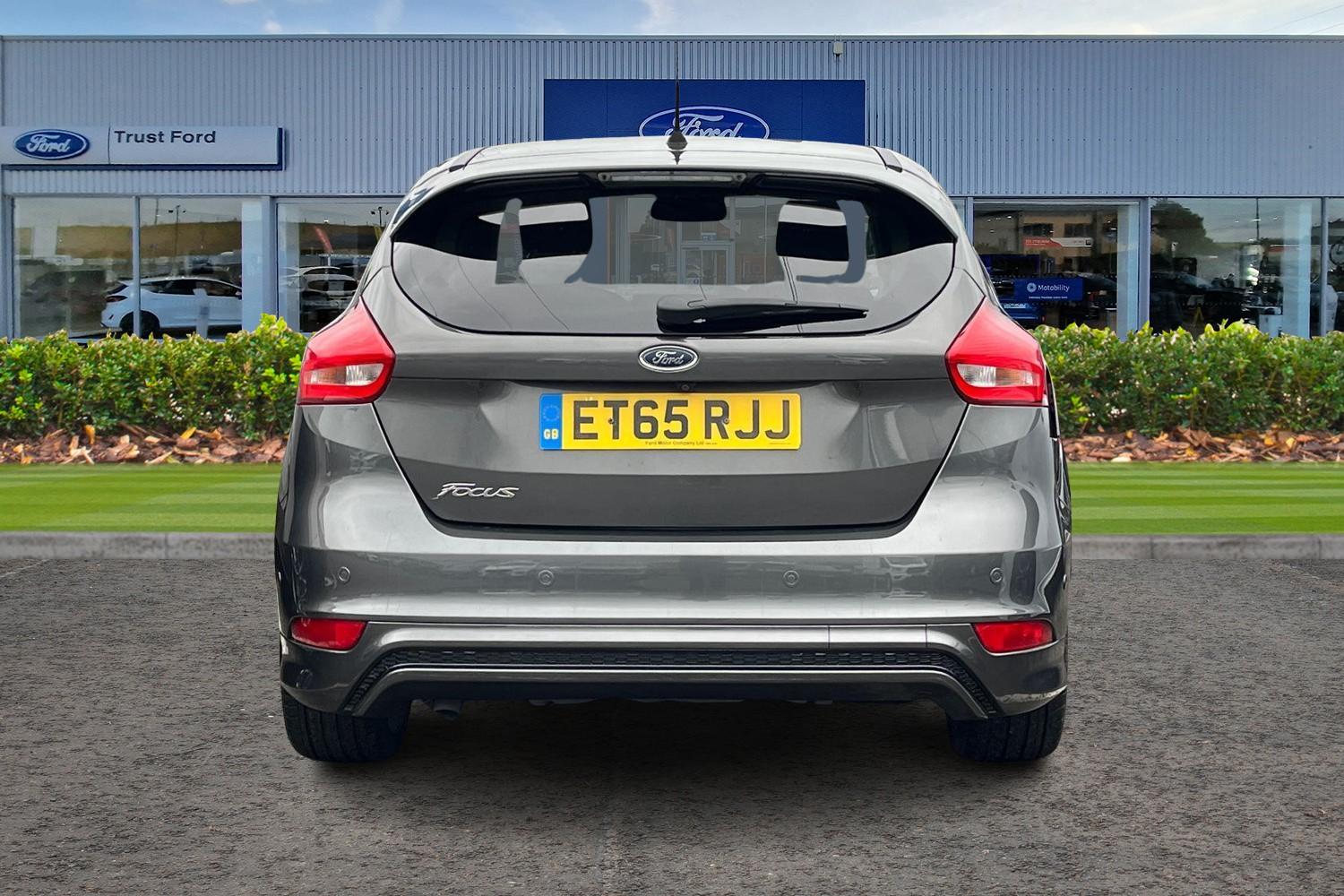 Ford FOCUS Photo 6