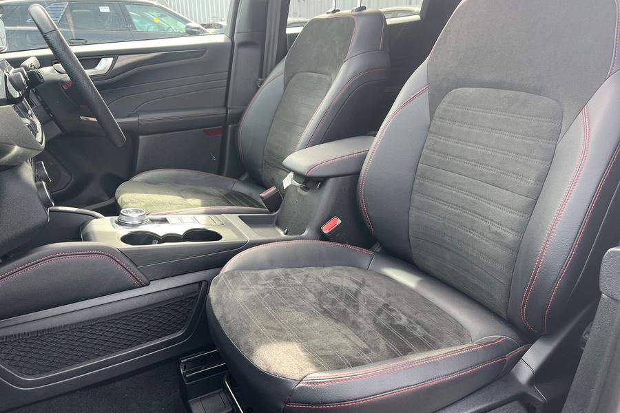 Ford Kuga Photo autoimg-60e358f4060646979b92ec7dcc395026f1a34793.jpg