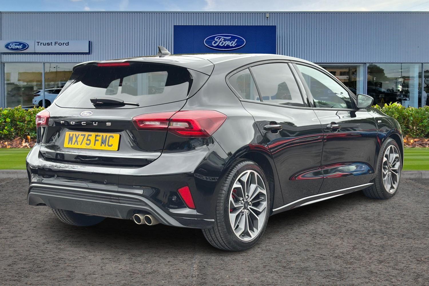 Ford Focus Photo 3