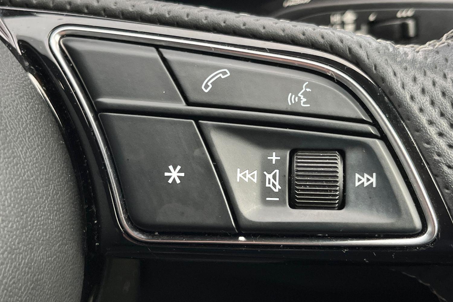 Audi A4 Photo 23