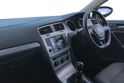 VOLKSWAGEN Golf Photo 2