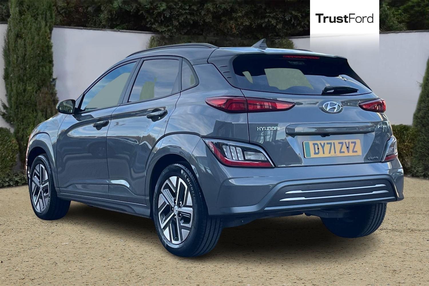 Hyundai KONA Photo 1