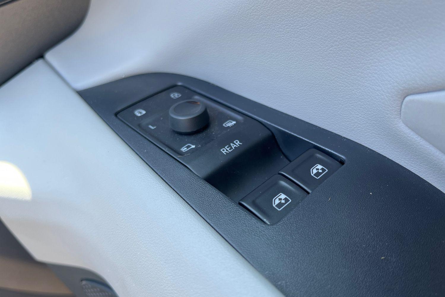 Ford Explorer Photo 15