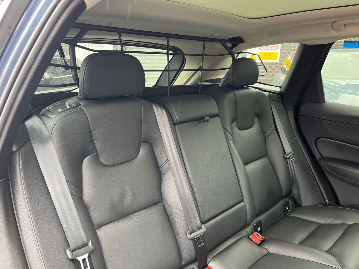 Volvo XC60 Photo 32