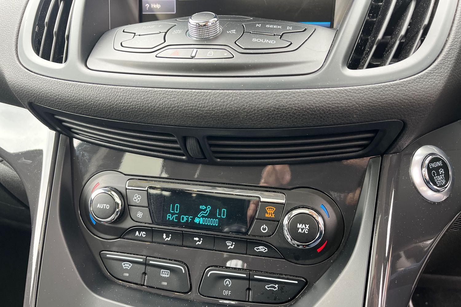 Ford KUGA Photo 34