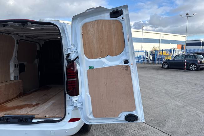 VOLKSWAGEN Transporter Photo 39