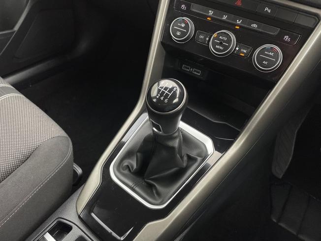 VOLKSWAGEN T-Roc Photo 42