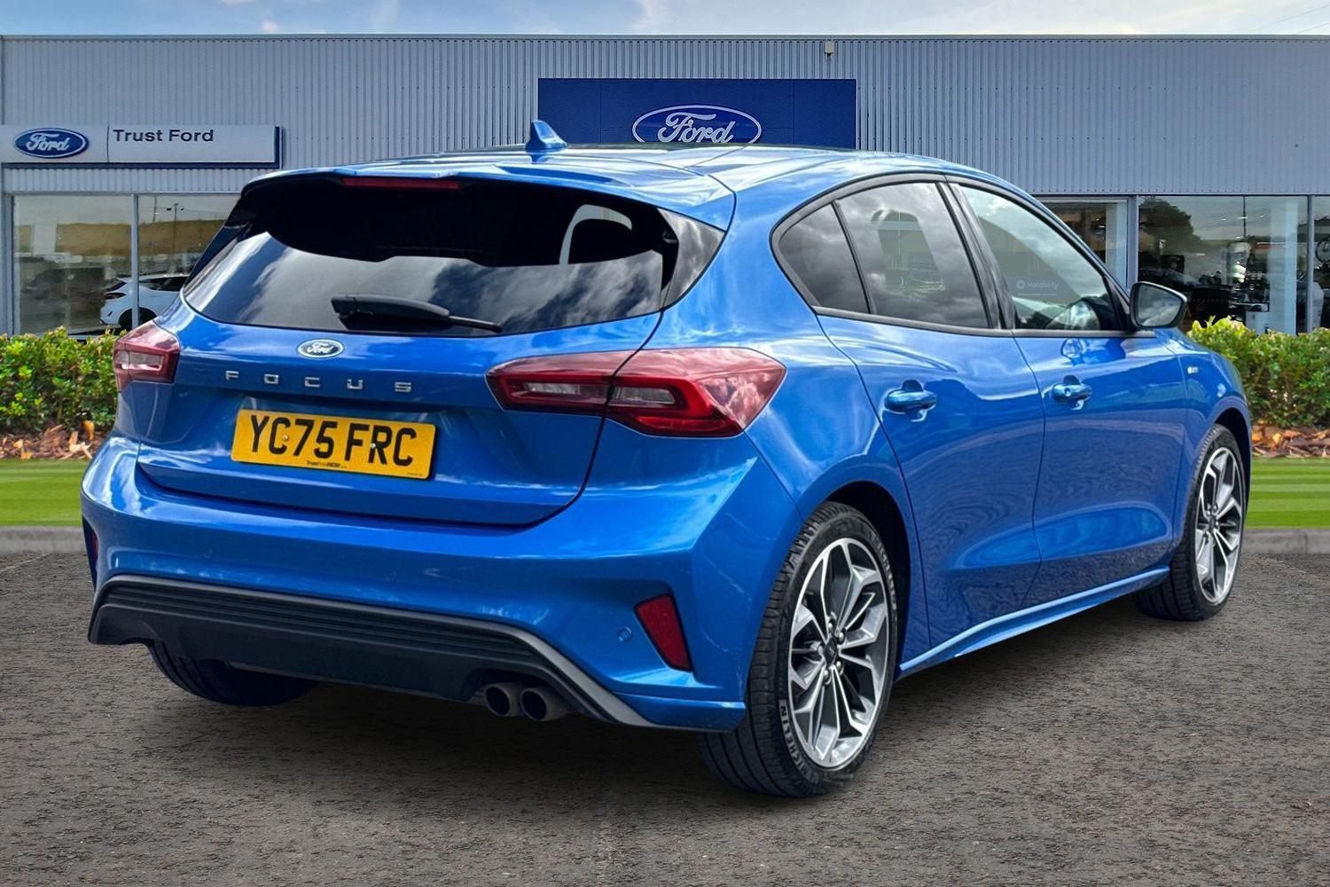 Ford FOCUS Photo 3